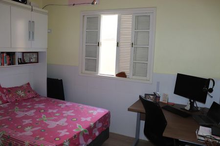 Casa à venda com 450m², 3 quartos e 2 vagasQuarto 2