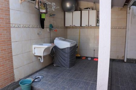 Casa à venda com 450m², 3 quartos e 2 vagasÁrea Externa