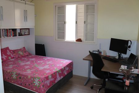 Casa à venda com 450m², 3 quartos e 2 vagasQuarto 2