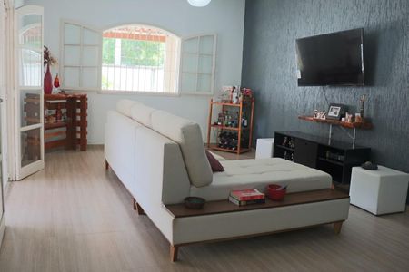 Casa à venda com 450m², 3 quartos e 2 vagasSala