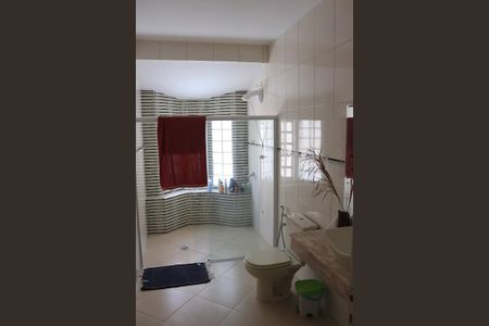 Casa à venda com 450m², 3 quartos e 2 vagasBanheiro