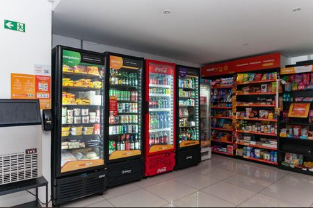 Apartamento à venda com 54m², 2 quartos e 1 vaga Apartamento à venda com 54m², 2 quartos e 1 vagaÁrea Comum - Minimercado