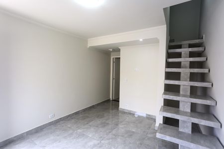 Casa de condomínio para alugar com 110m², 2 quartos e 1 vaga Casa de condomínio para alugar com 110m², 2 quartos e 1 vagaSala
