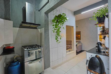 Casa à venda com 360m², 4 quartos e 2 vagasCozinha e Área de Serviço