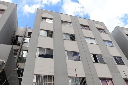 Apartamento para alugar com 71m², 2 quartos e 1 vagaFachada