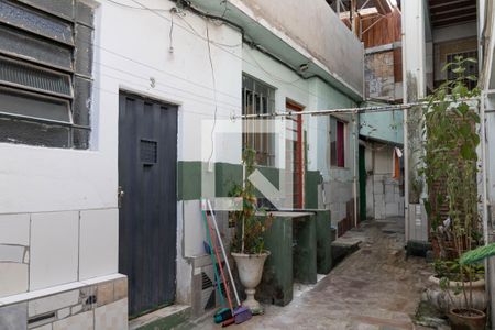 Casa à venda com 360m², 8 quartos e 1 vaga Casa à venda com 360m², 8 quartos e 1 vagaQuintal