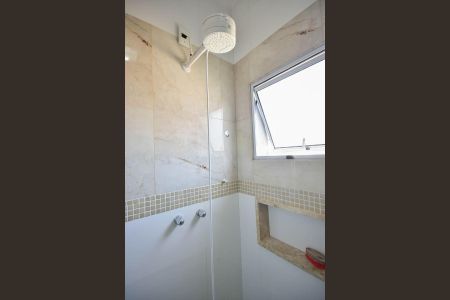 Casa à venda com 280m², 3 quartos e 4 vagasChuveiro da Suíte 1