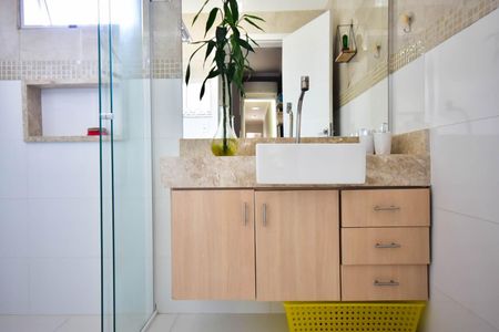 Casa à venda com 280m², 3 quartos e 4 vagasBanheiro Suíte 1