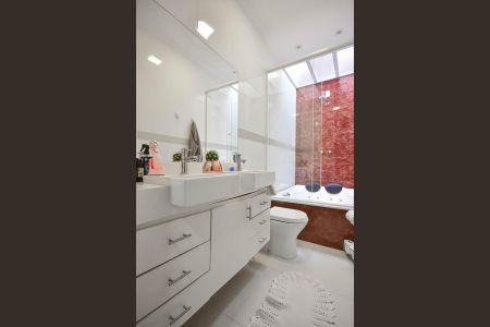 Casa à venda com 280m², 3 quartos e 4 vagasBanheiro da Suíte 3