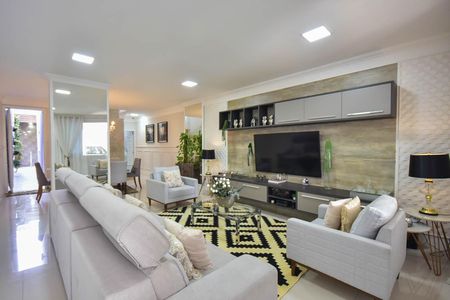 Casa à venda com 280m², 3 quartos e 4 vagasSala