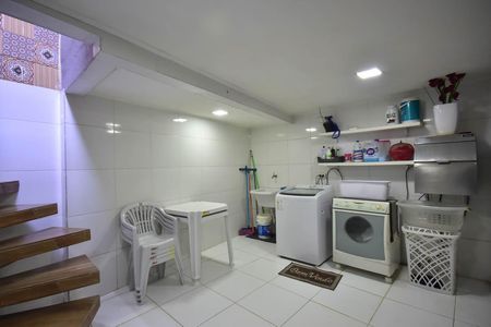 Casa à venda com 280m², 3 quartos e 4 vagasÁrea de Serviço