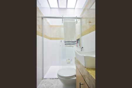 Casa à venda com 280m², 3 quartos e 4 vagasBanheiro Suíte 2