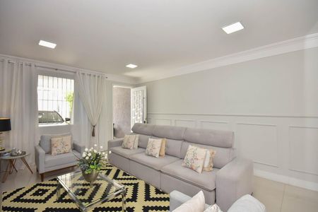 Casa à venda com 280m², 3 quartos e 4 vagasSala