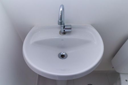 Apartamento para alugar com 32m², 2 quartos e sem vaga Apartamento para alugar com 32m², 2 quartos e sem vagaBanheiro