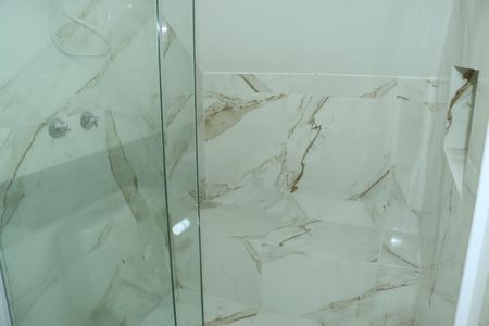 Casa de condomínio para alugar com 206m², 3 quartos e 4 vagasBanheiro da Suíte 