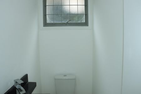 Casa de condomínio para alugar com 206m², 3 quartos e 4 vagasLavabo