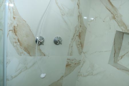 Casa de condomínio para alugar com 206m², 3 quartos e 4 vagasBanheiro Social 2