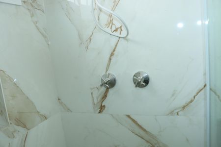 Casa de condomínio para alugar com 206m², 3 quartos e 4 vagasBanheiro Social 1