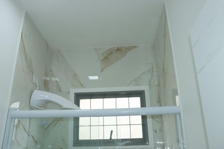 Casa de condomínio para alugar com 206m², 3 quartos e 4 vagasBanheiro Social 2