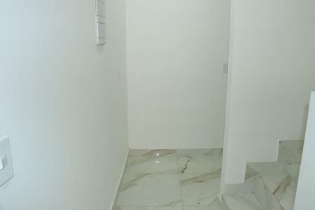 Casa de condomínio para alugar com 206m², 3 quartos e 4 vagasEscada