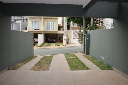 Casa de condomínio para alugar com 206m², 3 quartos e 4 vagasGaragem