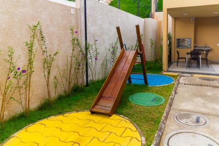 Apartamento para alugar com 32m², 2 quartos e sem vaga Apartamento para alugar com 32m², 2 quartos e sem vagaÁrea comum - Playground