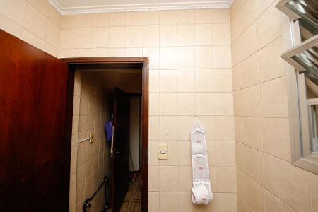 Casa à venda com 180m², 3 quartos e 2 vagasBanheiro 2