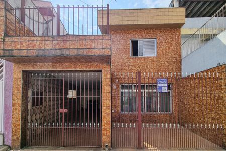 Casa à venda com 180m², 3 quartos e 2 vagasFachada