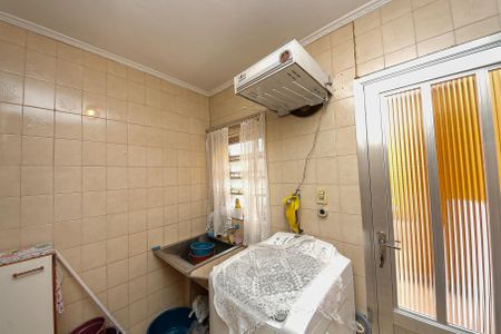 Casa à venda com 180m², 3 quartos e 2 vagasÁrea de Serviço