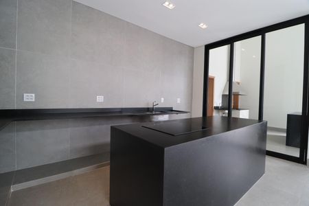 Casa de condomínio para alugar com 218m², 4 quartos e 2 vagasCozinha