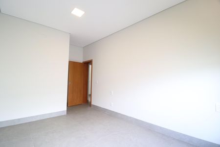 Casa de condomínio para alugar com 218m², 4 quartos e 2 vagasSuíte 4