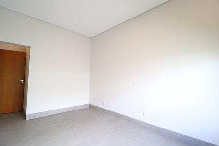 Casa de condomínio para alugar com 218m², 4 quartos e 2 vagasSuíte 2