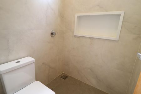 Casa de condomínio para alugar com 218m², 4 quartos e 2 vagasBanheiro  Suíte