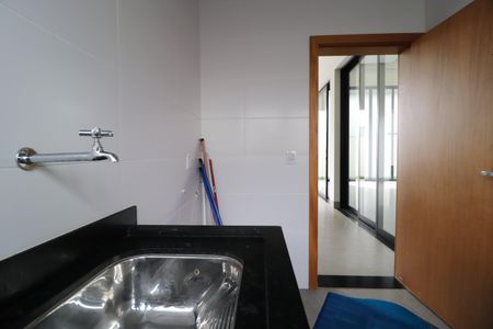 Casa de condomínio para alugar com 218m², 4 quartos e 2 vagasÁrea de Serviço