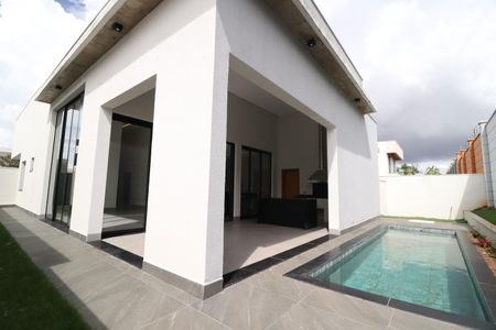 Casa de condomínio para alugar com 218m², 4 quartos e 2 vagasPiscina