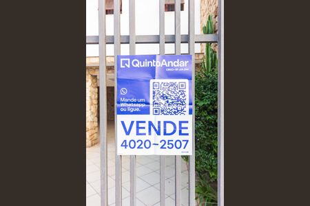 Casa à venda com 337m², 3 quartos e 6 vagas Casa à venda com 337m², 3 quartos e 6 vagasPlaca de Anuncio