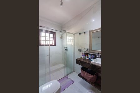 Casa à venda com 337m², 3 quartos e 6 vagas Casa à venda com 337m², 3 quartos e 6 vagasBanheiro 1