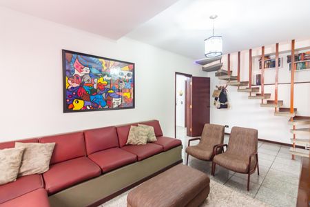 Casa à venda com 337m², 3 quartos e 6 vagas Casa à venda com 337m², 3 quartos e 6 vagasSala