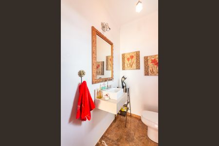 Casa à venda com 337m², 3 quartos e 6 vagas Casa à venda com 337m², 3 quartos e 6 vagasLavabo