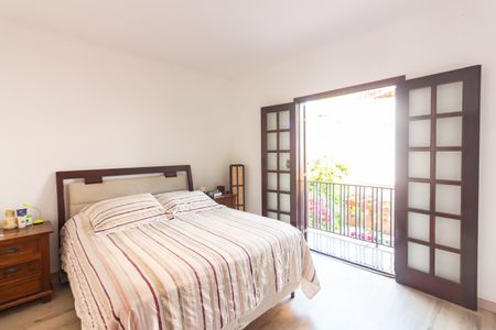 Casa à venda com 337m², 3 quartos e 6 vagas Casa à venda com 337m², 3 quartos e 6 vagasQuarto 3