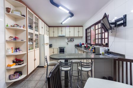 Casa à venda com 337m², 3 quartos e 6 vagas Casa à venda com 337m², 3 quartos e 6 vagasCozinha