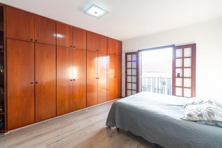 Casa à venda com 337m², 3 quartos e 6 vagas Casa à venda com 337m², 3 quartos e 6 vagasQuarto 1