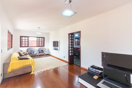 Casa à venda com 337m², 3 quartos e 6 vagas Casa à venda com 337m², 3 quartos e 6 vagasSala