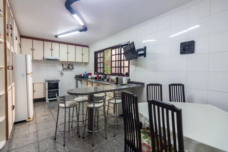 Casa à venda com 337m², 3 quartos e 6 vagas Casa à venda com 337m², 3 quartos e 6 vagasCozinha