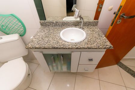 Casa à venda com 72m², 2 quartos e 2 vagas Casa à venda com 72m², 2 quartos e 2 vagasBanheiro