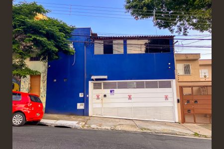 Casa à venda com 72m², 2 quartos e 2 vagas Casa à venda com 72m², 2 quartos e 2 vagasFachada