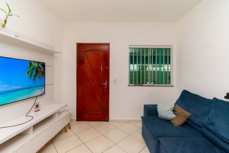 Casa à venda com 72m², 2 quartos e 2 vagas Casa à venda com 72m², 2 quartos e 2 vagasSala