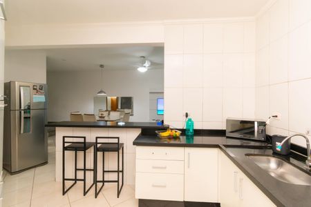 Casa à venda com 72m², 2 quartos e 2 vagas Casa à venda com 72m², 2 quartos e 2 vagasCozinha