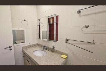 Apartamento para alugar com 72m², 2 quartos e 1 vagaBanheiro Social