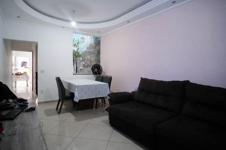 Casa à venda com 170m², 3 quartos e 2 vagasSala